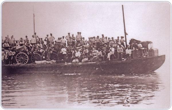 Переезд на погрузку к пароходу, уходящему в Болгарию Июль 1921 г.